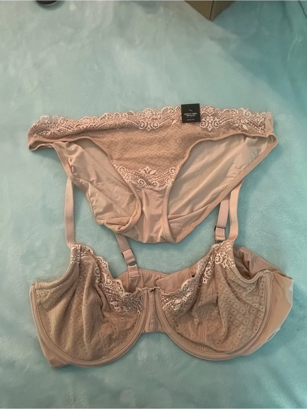 Simply Vera Vera Wang Taupe Geometric Underwire T-Shirt Bra Bundle